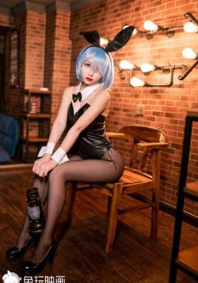 美女露出粉嫩尿囗让男人桶_免费国语在线观看