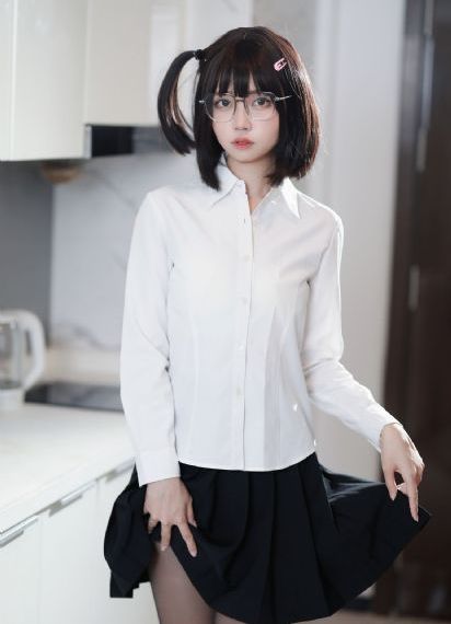 英语老师说今天晚上去她家补课_国产剧在线观看视频