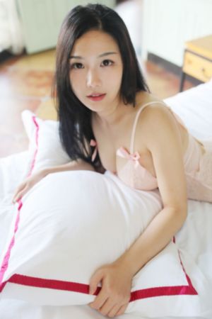 美女又爽又黄丝袜被c_BD版国语迅雷下载